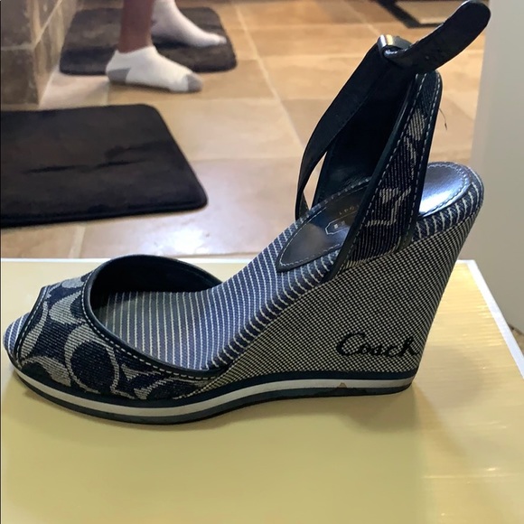 Womens Coach wedges. Great condition. Gently used - Picture 1 of 2